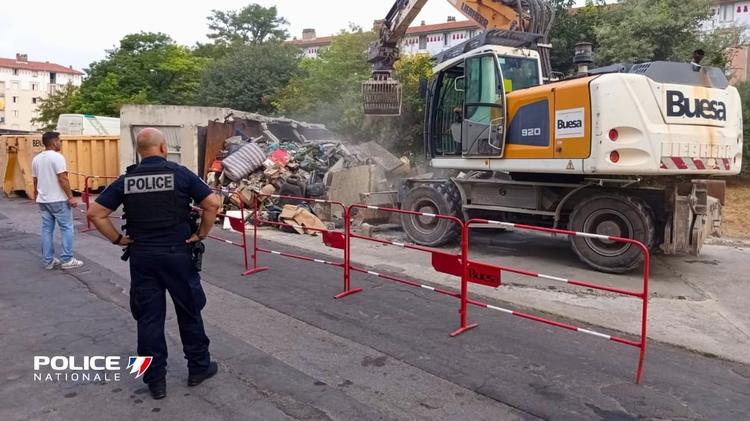 Nîmes : démolition de quatre "box insalubres"
