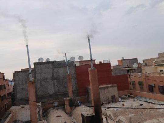 استعمال مواد خطيرة في تسخين حمام شعبي يثير غضب سكان تجزئة بمراكش