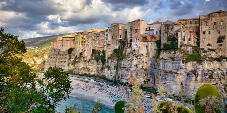 Tropea tra le destinazioni più amate dagli italiani, la Calabria prima per crescita turistica