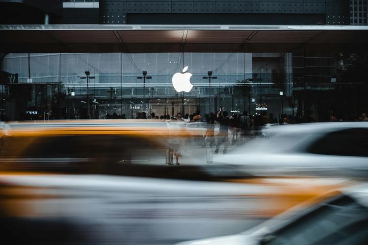 Apple signe un trimestre record, porté par l’iPhone 17 et les Services