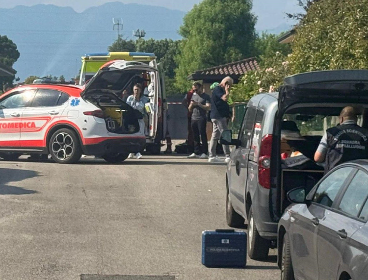 Pordenone: interviene per difendere la figlia, ucciso dall'ex compagno di lei. La donna si era barricata in casa con i figli
