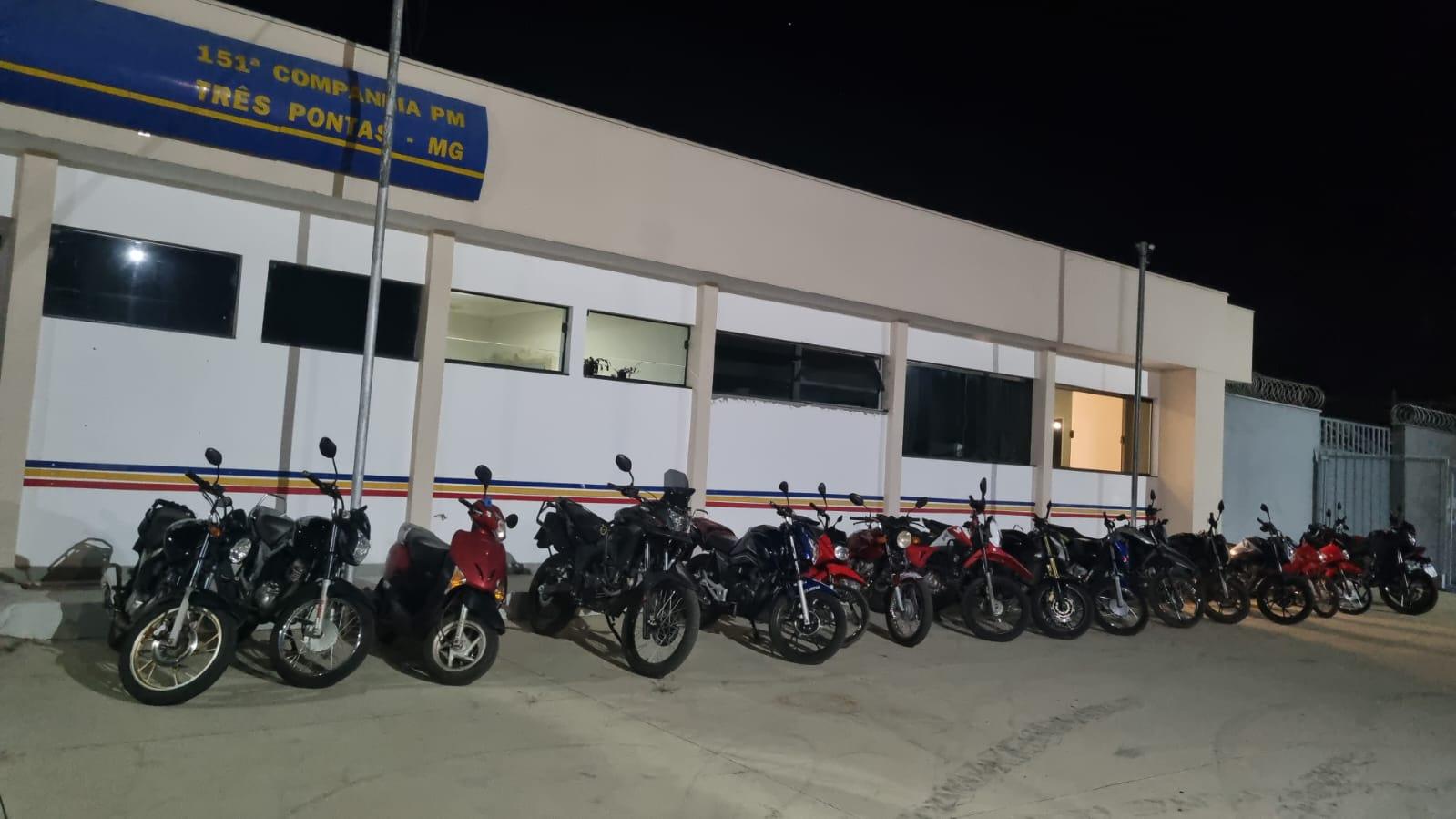 Operação Zero Grau apreende 24 veículos, prende três e aplica 50 multas na Av. Foguetinho