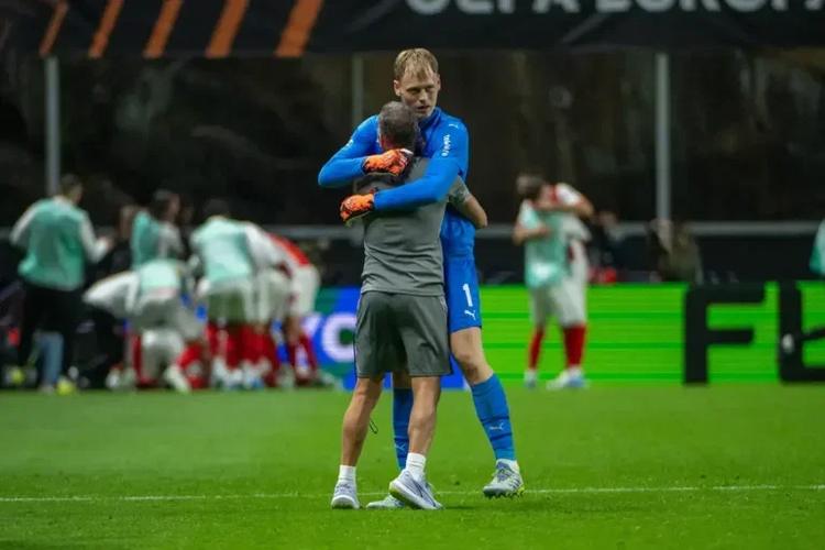 Newcastle United make formal approach for Lukas Hornicek