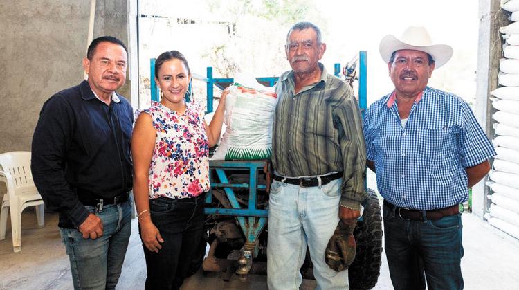 Reparten fertilizante de calidad a más de 400 productores agrícolas de Puente de Ixtla