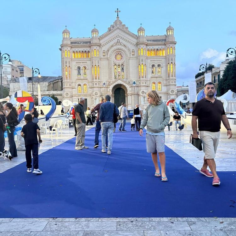 La Regata del Mediterraneo a Reggio Calabria tra arte, giovani talenti e gare in notturna