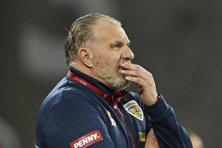 Il malore e la corsa in ospedale, paura per il ct italiano della Romania Pedrazzini: come sta il tecnico