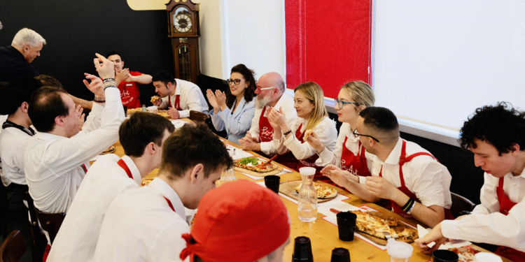 Meloni a PizzAut per il Primo Maggio: “Qui i lavoratori più straordinari”