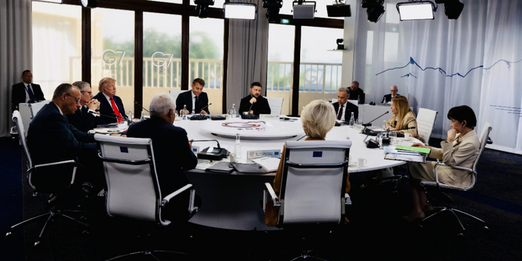 Il pressing del G7 su Mosca. Trump: "Putin deve fare l'accordo". Archiviate le liti con Meloni: "Siamo sempre amici"