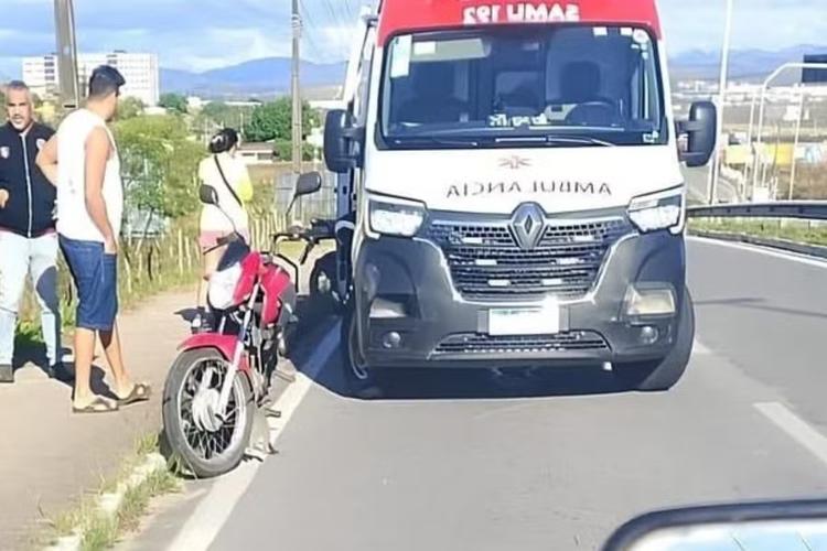 Motociclista morre após ter mal súbito enquanto empurrava moto em Caruaru