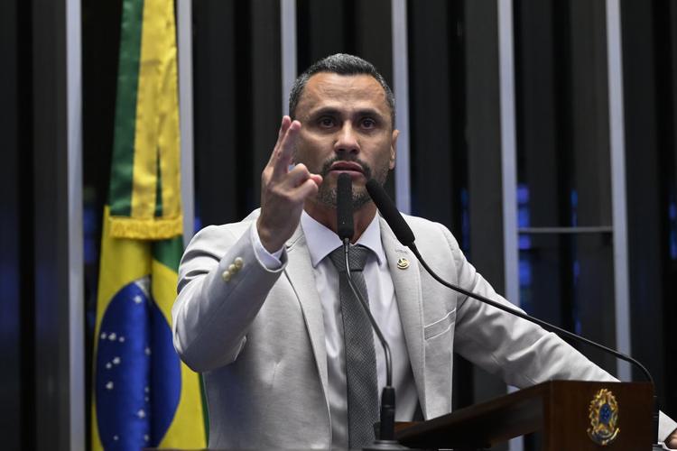 Fenômenos nas redes sociais, fortes nas urnas: quem são os políticos mineiros que mobilizam seguidores na internet