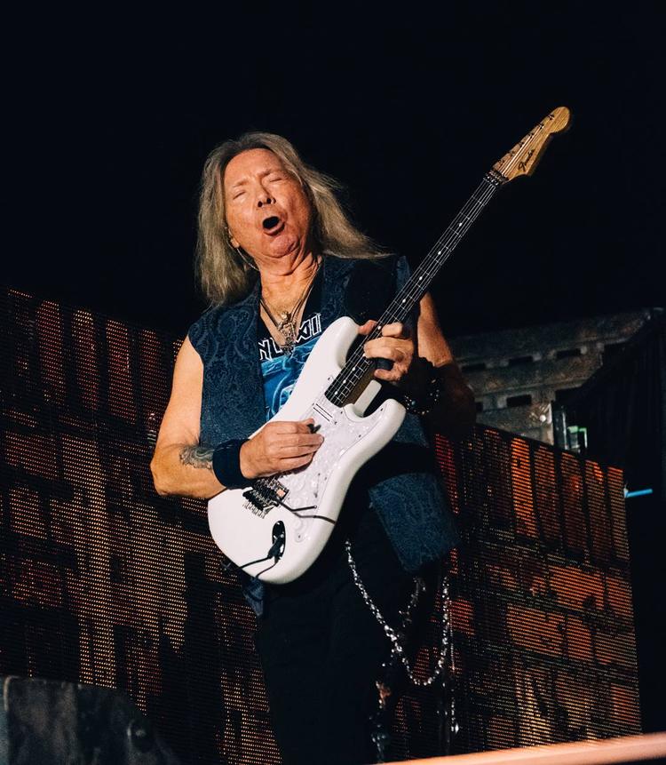 Dave Murray durante show do Iron Maiden em São Paulo em 2026 (Foto: Ellen Artie @ellenartie)
