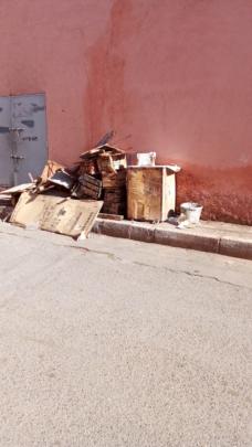 مواد ممنوعة لتشغيل حمام..مواطنون ينتقدون السلطات ويطالبون بتدخل والي جهة مراكش