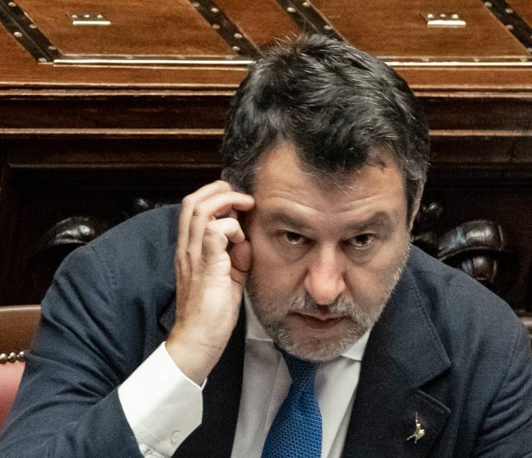 Salvini: "Troppi giovani morti, faremo una riunione sulla sicurezza stradale"
