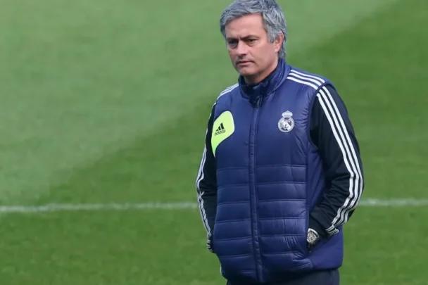 بعقد يمتد لثلاث سنوات..نادي ريال مدريد يعين الربتغالي مورينو مدربا لفريقه الأول