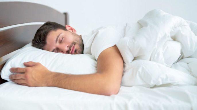 ما هو ارتفاع الوسادة المناسب لنوم أكثر صحة؟