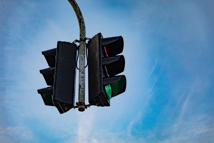 Boetes voor door rood rijden in Noord-Brabant meer dan verdubbeld