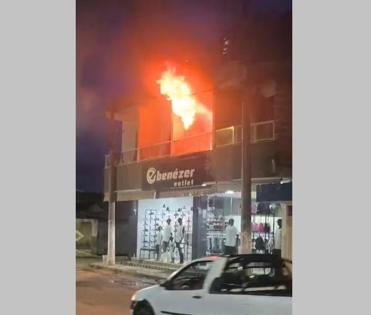 Incêndio atinge apartamento em Santo Antônio de Pádua; ninguém fica ferido