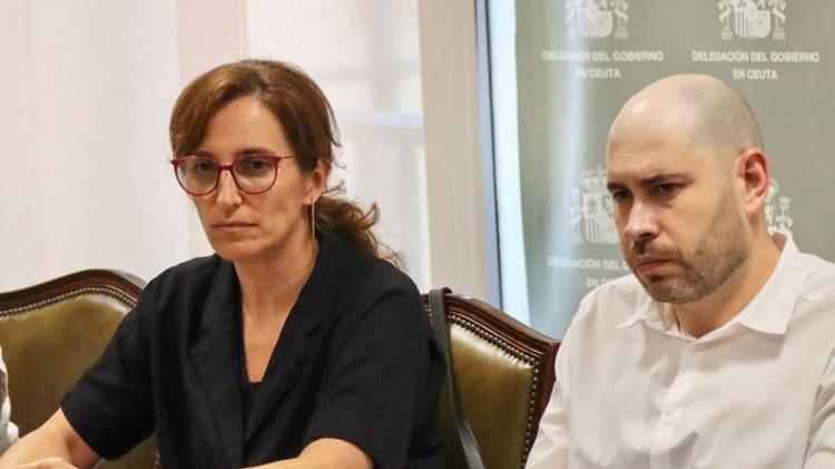 Sanidad y comunidades acuerdan enviar 45.000 vacunas a Ceuta