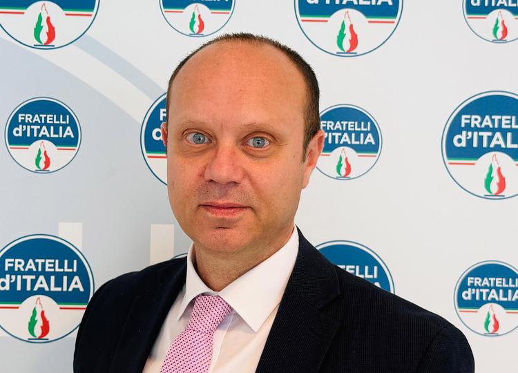 Vietri (FdI) spinge sui voli passeggeri: “Aprire Grottaglie ora”