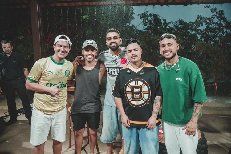 Com Dilsinho e Hugo e Guilherme, Rafa e Júnior apresentam “Pega em Segredo” 