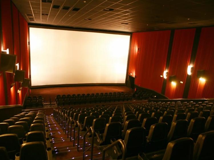 Cinema em SP amplia sessões adaptadas para pessoas com autismo durante o 'Abril Azul'