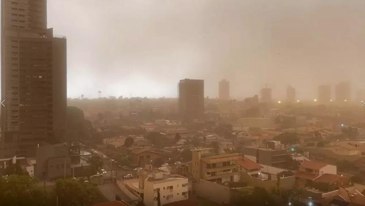 Alerta de vendaval de até 100 km/h coloca Campo Grande sob perigo