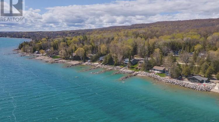 3-Bed Georgian Bay Getaway Is A Charming High-Summer Escape