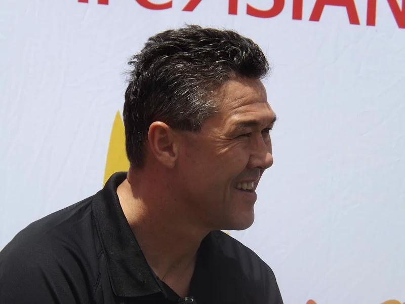 ‘I Would Die for the Greeks’, says Australian Soccer Legend Alan Davidson