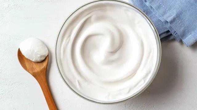 Iogurte natural pode retardar o envelhecimento, aponta novo estudo