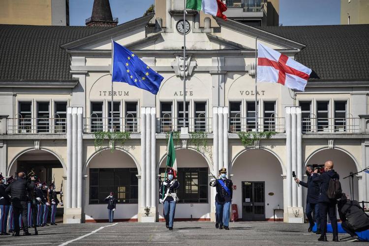 Abusi su 7 allievi: arrestato prof della scuola militare Teuliè di Milano
