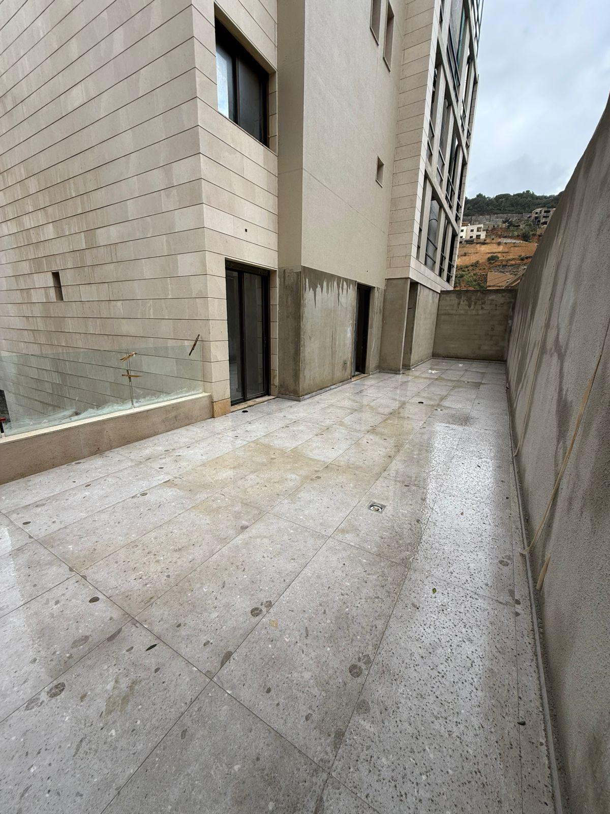 For Sale: Apartment in Mansourieh