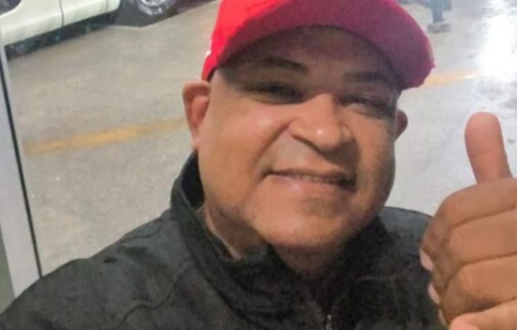 Familiares e amigos se despedem em Sergipe de vítima de acidente que matou ao menos oito pessoas em MG