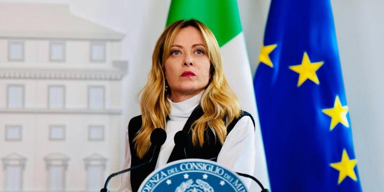 Caro carburante, il Cdm vara le misure: nuovi aiuti per autotrasporto, agricoltura e pesca. Meloni: «Risposte concrete»