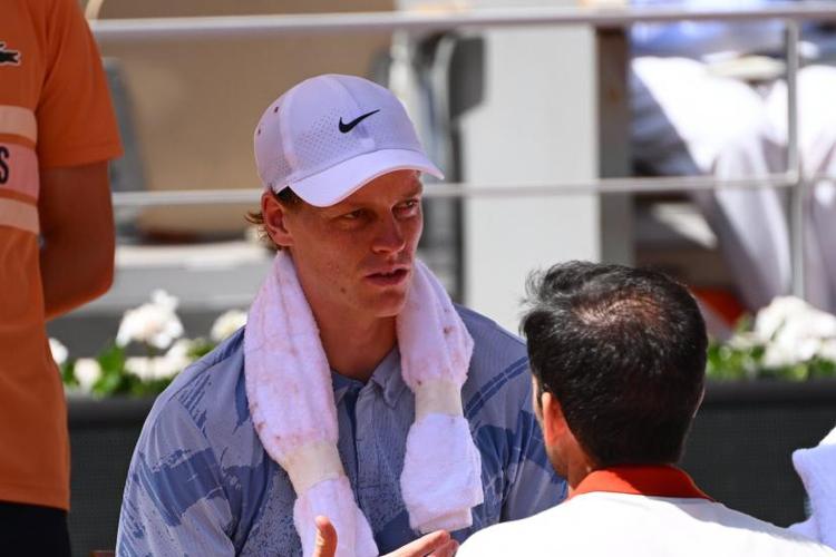 Jannik Sinner, le jour où le ciel lui est tombé sur la tête, il y a un mois, à Roland-Garros. (F.&nbsp;Faugère/L'Équipe)