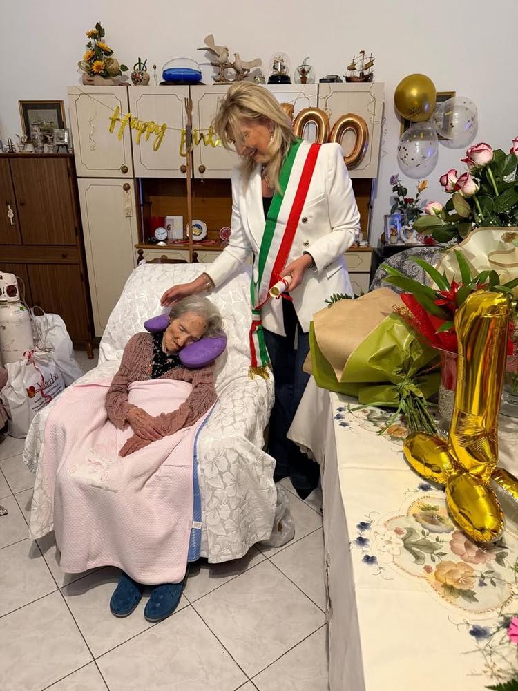 Un secolo di vita trascorso tra tanto amore, ricordi e la famiglia. La Signora Andrò Maria di Partinico oggi ha raggiunt...