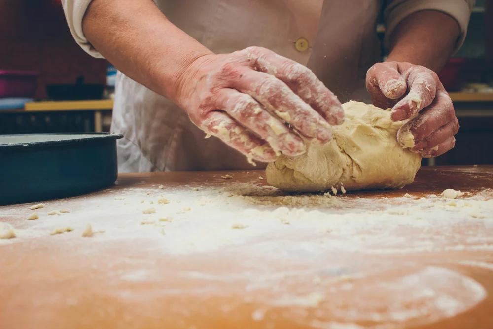 Inclusione e grani antichi: a Massascusa il laboratorio solidale “Impastiamo… la felicità”
