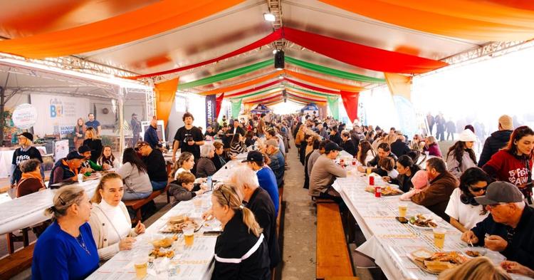 Festa da Tainha encerra neste domingo com shows, gastronomia e atrações gratuitas&nbsp;