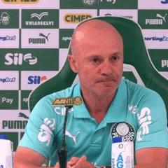 Vitor Castanheira durante coletiva de imprensa (Foto: Reprodução / TV Palmeiras) 