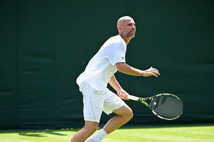 Adrian Mannarino a souffert mais s'est qualifié en trois sets. (P.Lahalle/L'Equipe)