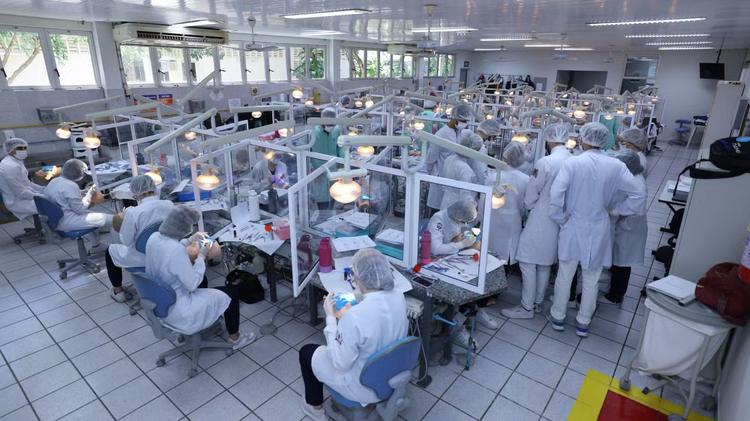 Tecnologia e infraestrutura de ponta fortalecem a formação em Odontologia na Unifor