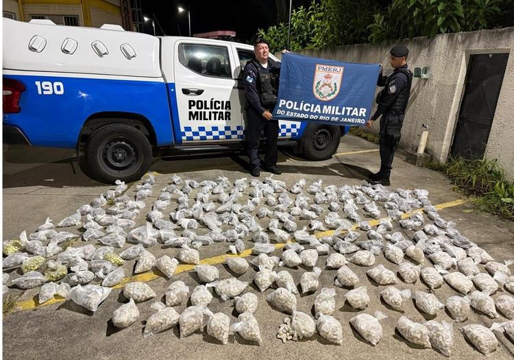PM realiza a maior apreensão de drogas do ano em Petrópolis; prejuízo ao tráfico é estimado em R$ 200 mil