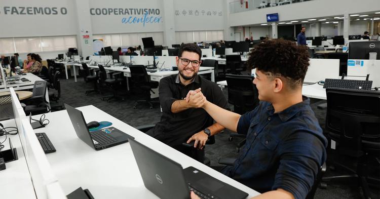 Cooperativas do Sistema Ailos recebem reconhecimento da FGV por gestão de emissões