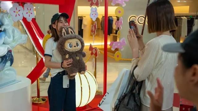 Como China sintoniza com novas gerações para tornar suas marcas objeto de desejo no mundo todo