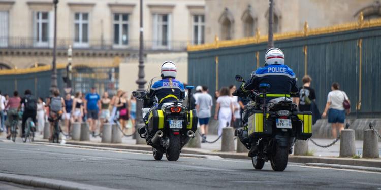Parigi, tre donne ferite in un attacco con coltello: una è incinta