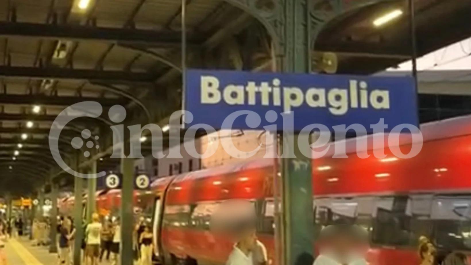 Traffico ferroviario bloccato tra Capaccio e Agropoli: persone sui binari, circolazione tornata alla normalità