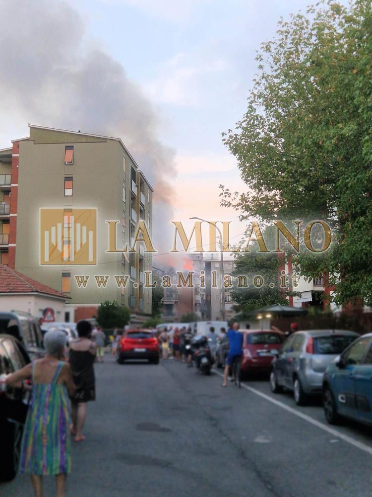 Incendio a Brugherio, medico di 66 anni muore dopo essersi lanciato dal quarto piano per sfuggire alle fiamme