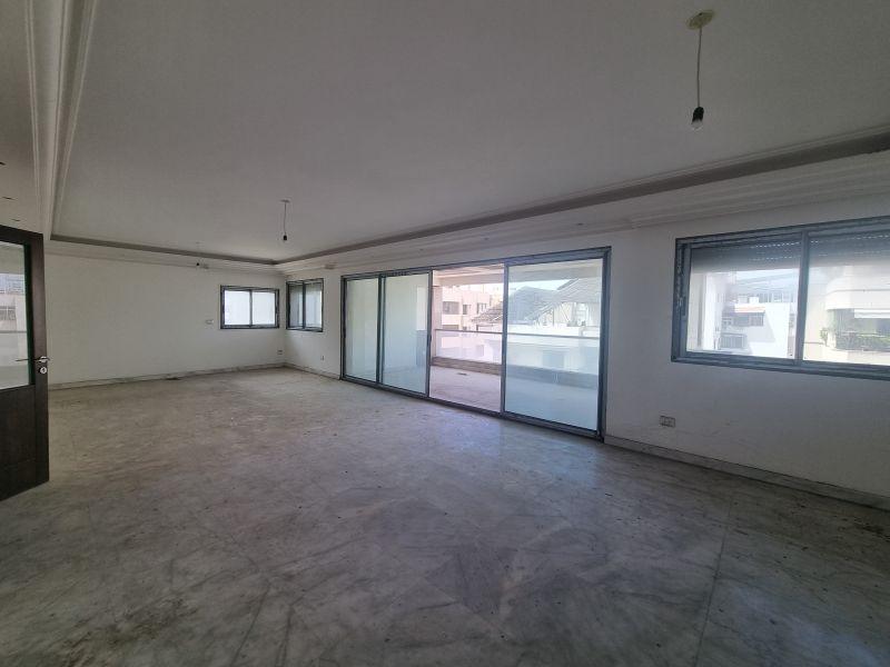 For Sale: Apartment in Ras El Nabeh