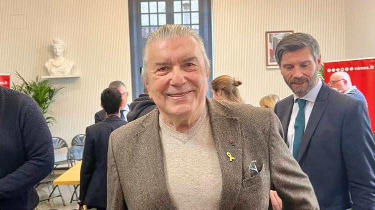 Gard : après 25 ans à la tête de Nîmes, Jean-Paul Fournier reçoit le diplôme de maire honoraire