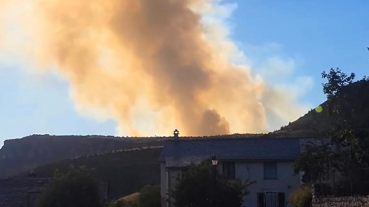 Lozère : violent incendie ce lundi soir sur le Causse Mejean