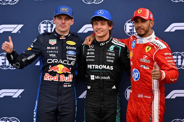 Ed Hamilton si prende la Ferrari in casa Leclerc